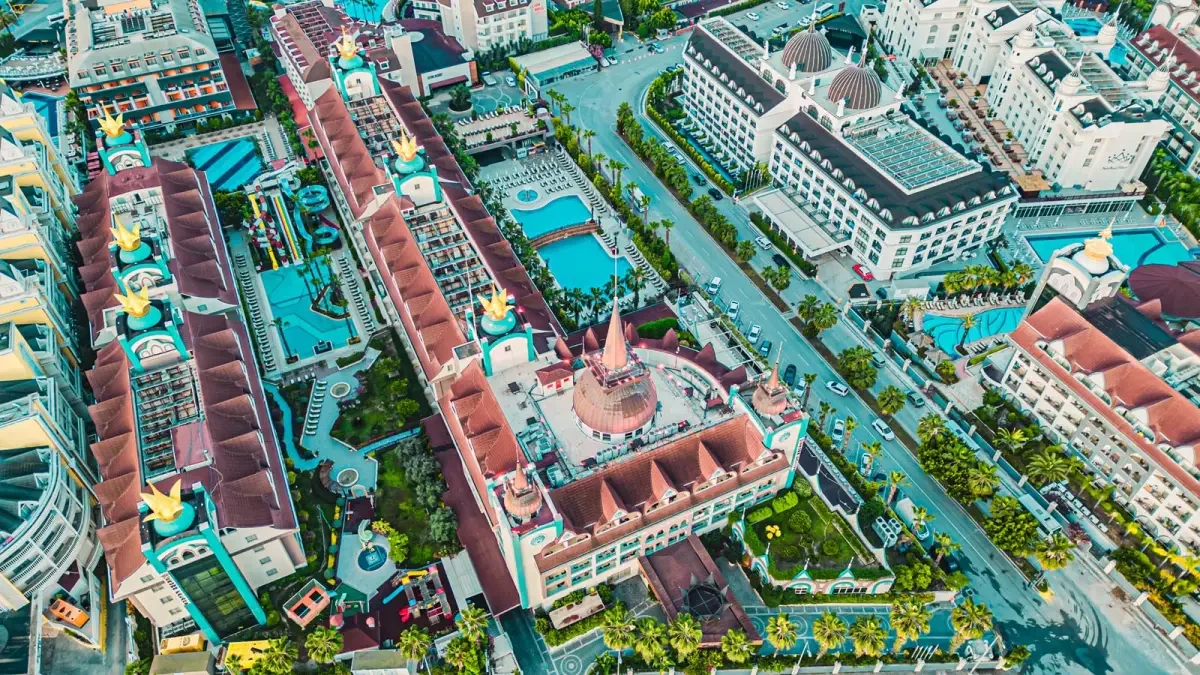 Side Crown Palace Side
