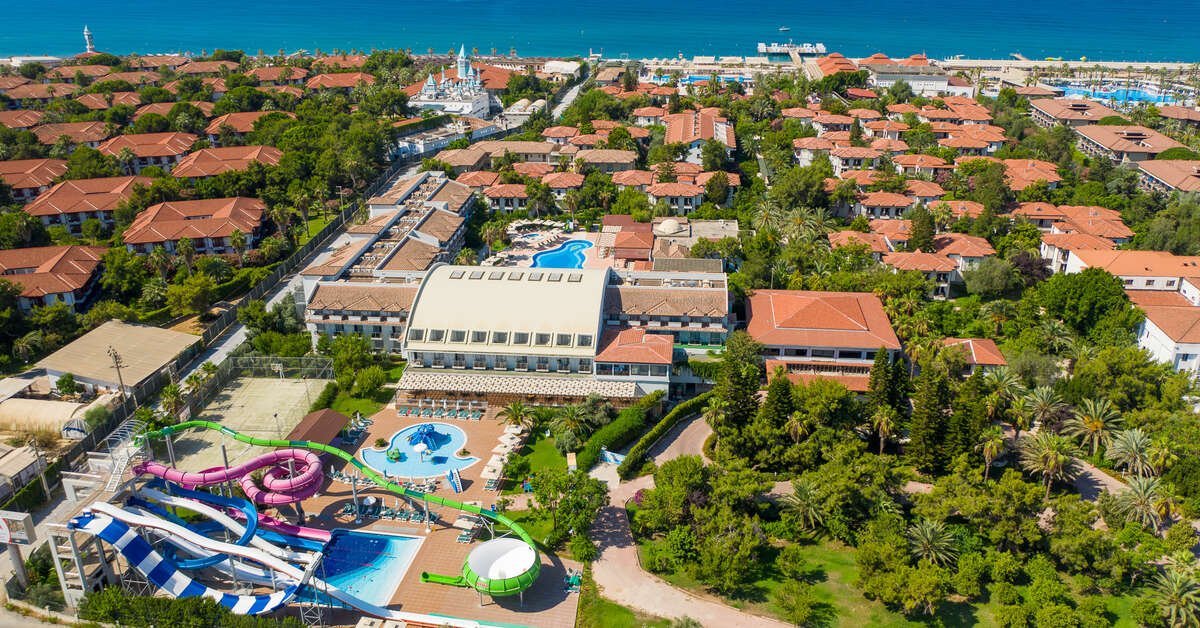 Club Nena Side