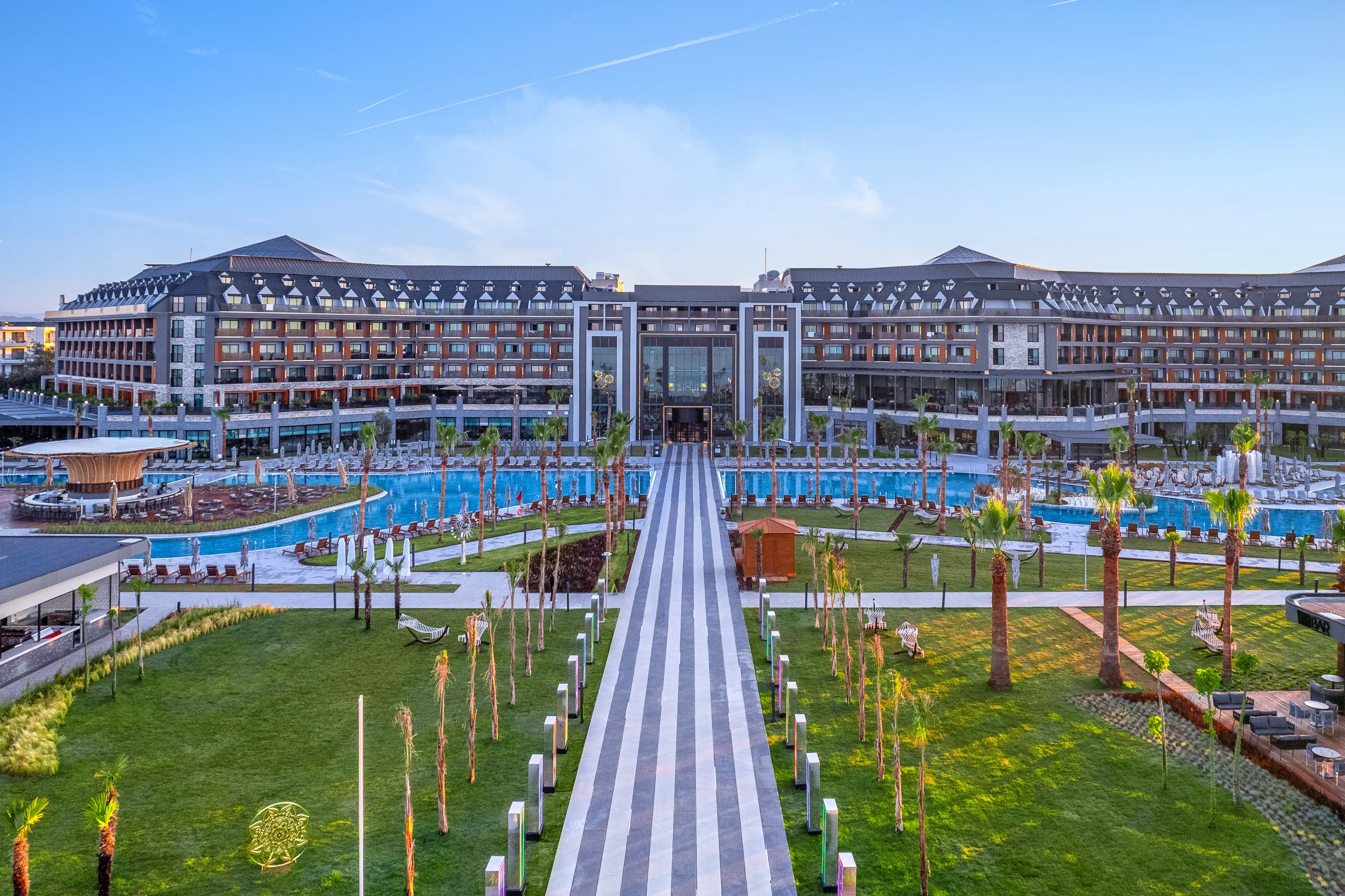 Lago Hotel Side
