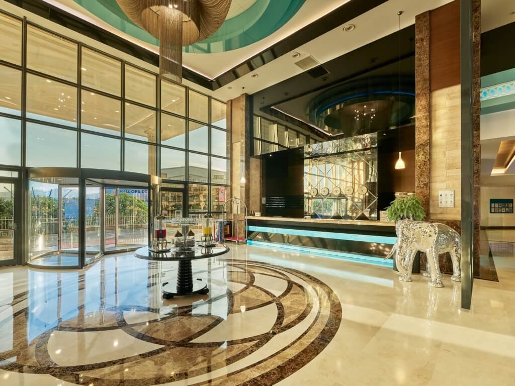 Luna Blanca Resort & Spa Side